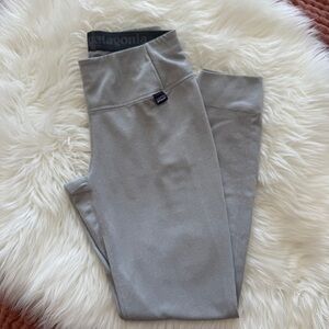 Patagonia women’s Light Gray Legging Capilene base layer